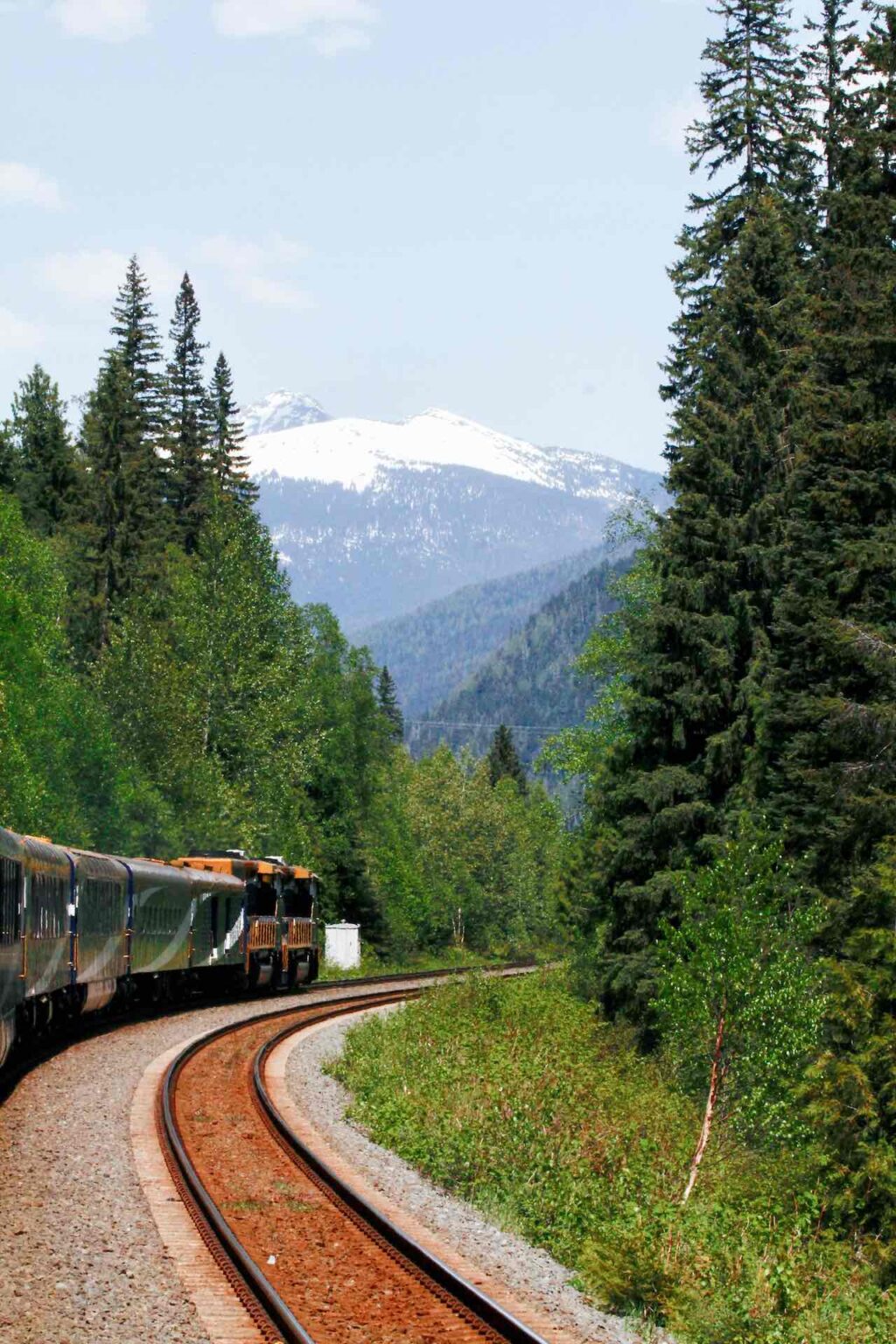 The 10 Most Amazing Train Rides In the World | Mr Hudson